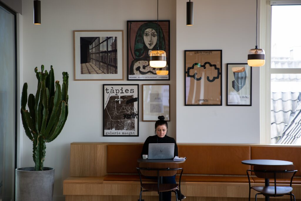 Freelancer working on a coffee shop.